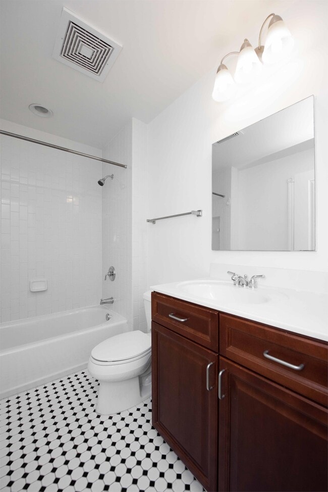 Building Photo - 401 13th St NE