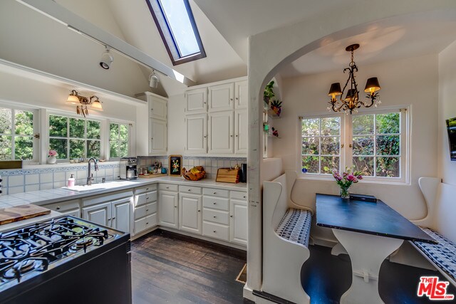 Building Photo - 8900 Hollywood Hills Rd