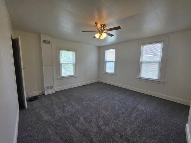 Building Photo - 1341 Herrod St