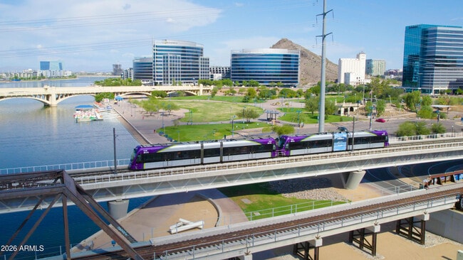 Building Photo - 540 N May