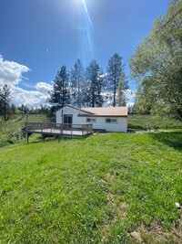 Building Photo - Charming 2 Bedroom Home with River Views i...