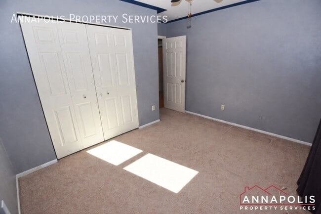 Building Photo - 2443 Vineyard Ln