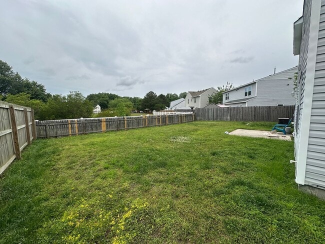 Building Photo - 3 Bedroom 2.5 Bath Single Family Home