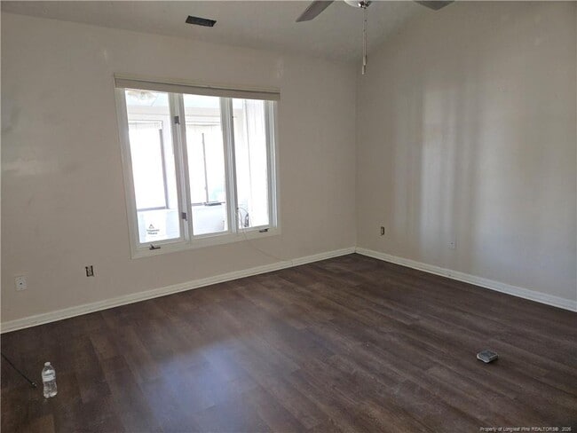 Building Photo - 185 Cranes Cove