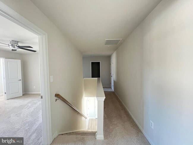 Building Photo - 35 Signal Knob Cottage Dr