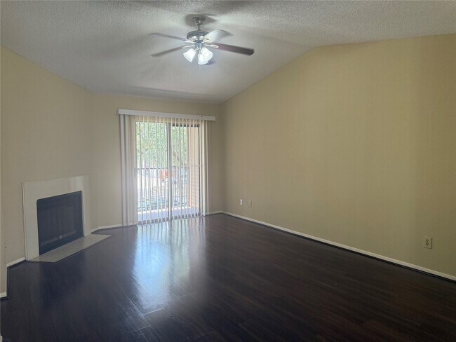 Primary Photo - 2121 Hepburn St