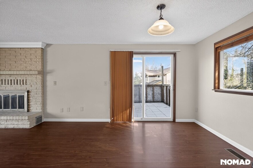 Building Photo - 5615 S 141st St