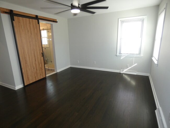 Building Photo - 6 Greenfield Dr