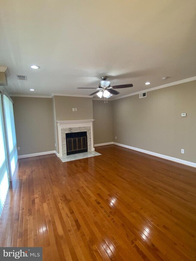 Building Photo - 7212 Donnell Pl