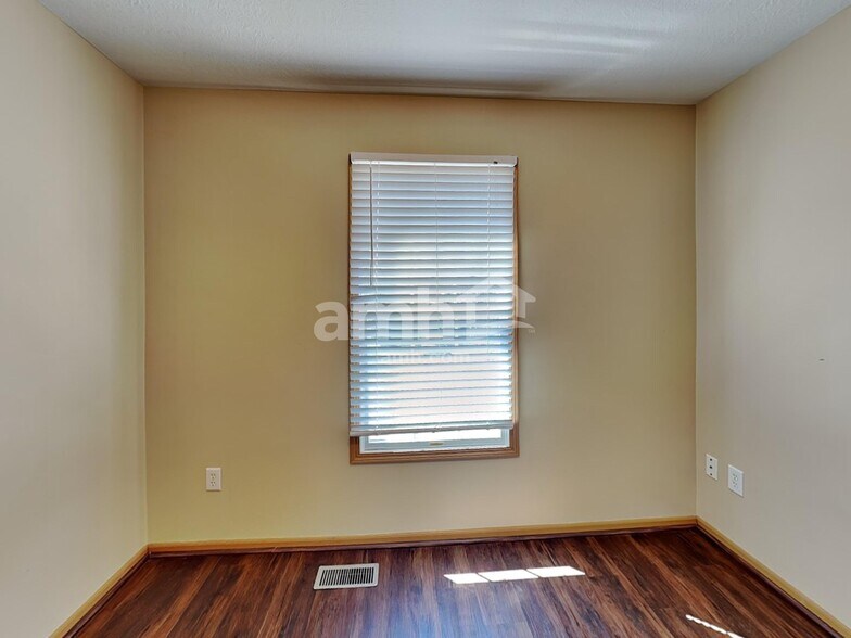 Building Photo - 7736 Powers Ridge Dr