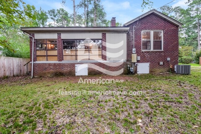 Building Photo - 300 Summerlea Dr