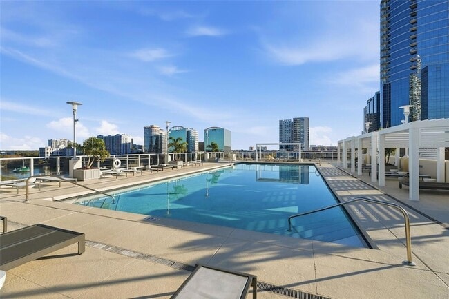 Building Photo - 150 E Robinson St