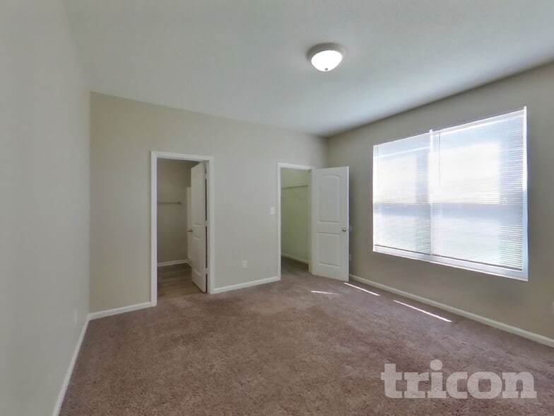 Building Photo - 12675 Old Pond Rd