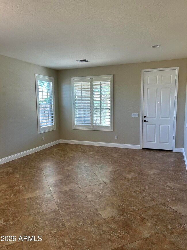 Building Photo - 7024 S Claiborne Ave