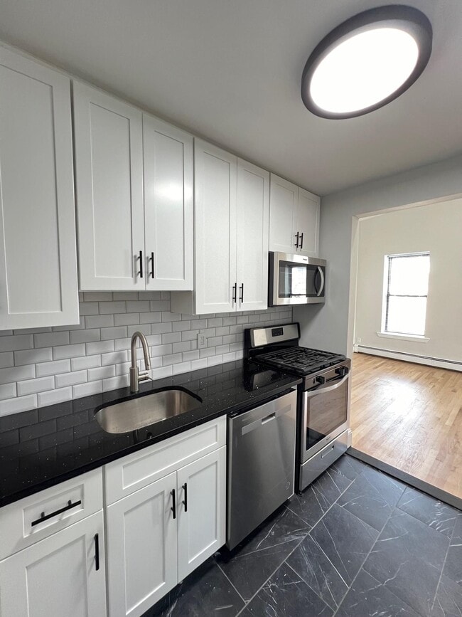 Building Photo - 48 Bright St