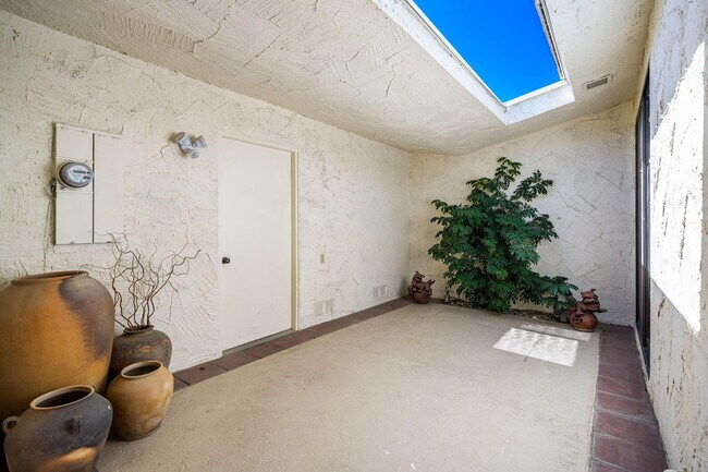 Building Photo - 44825 Guadalupe Dr