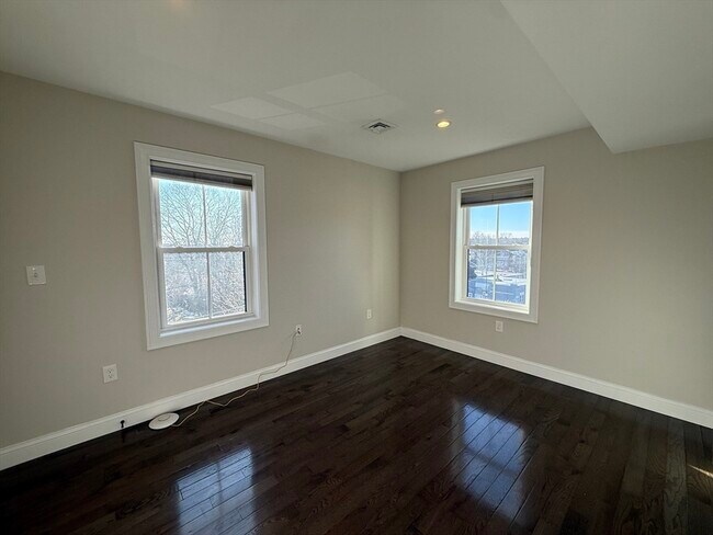 Building Photo - 62 Harvard Ave