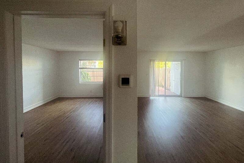 Building Photo - 2836 Somerset Park Dr