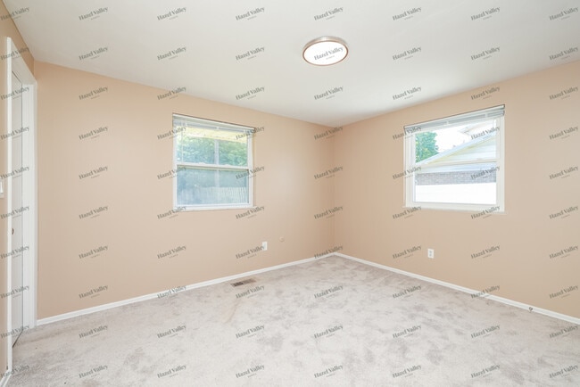 Building Photo - 6846 Alter Rd