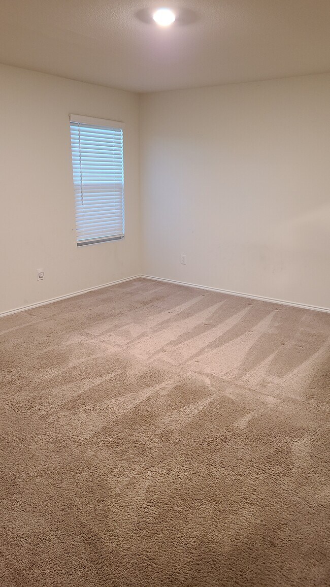 Building Photo - 14301 Saddlebred Way