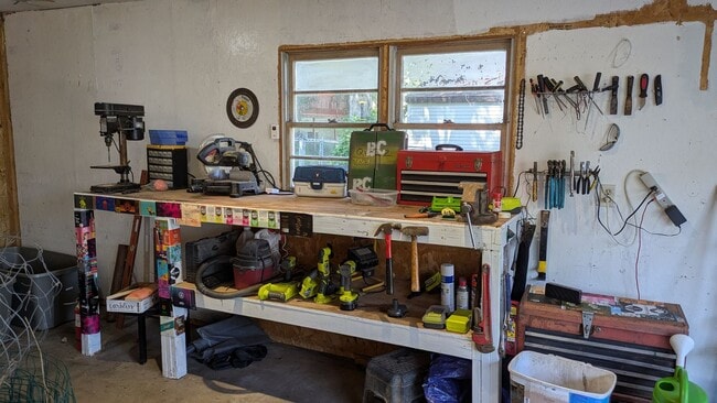 Building Photo - NW Rochester MN, First month free if you m...