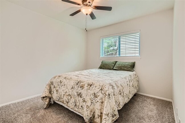 Building Photo - 6614 Ashland Dr