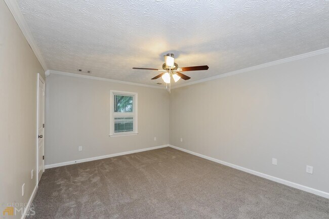 Building Photo - 4971 Shallow Ridge Ct NE