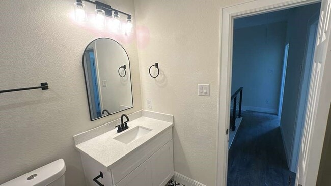 Building Photo - 3810 Hiford Dr