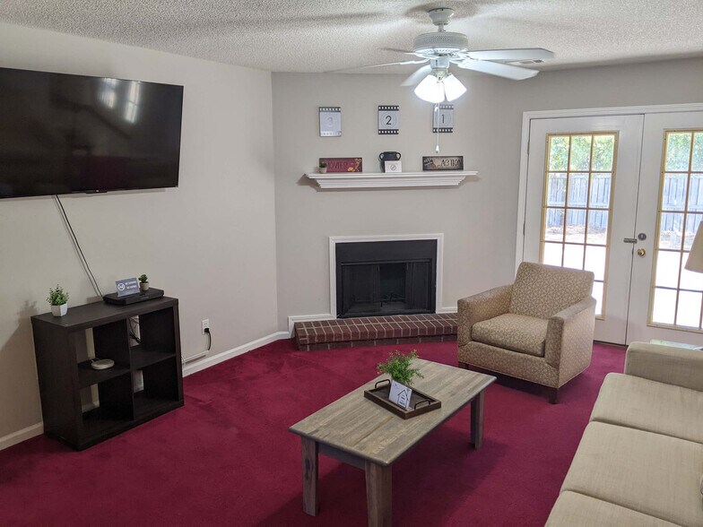 Building Photo - 105 Crossvine Ct