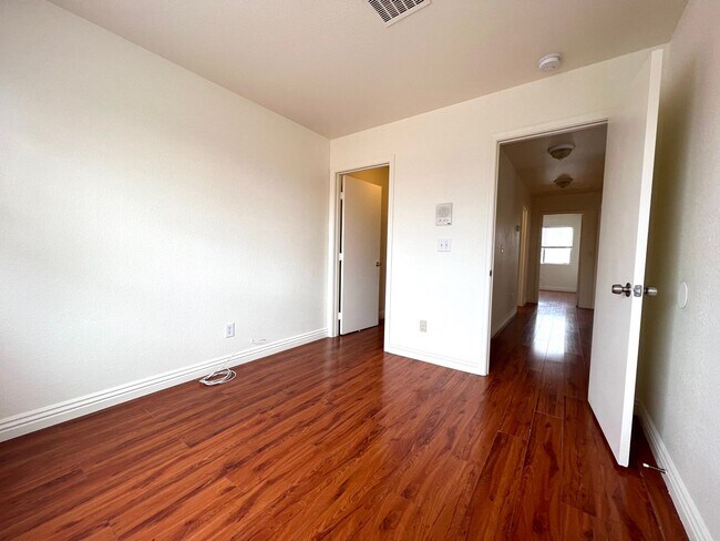 Building Photo - 4548 Aviation St