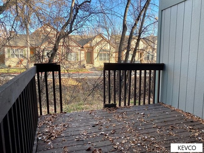 Building Photo - Tri-Level Townhome in Central Fort Collins!