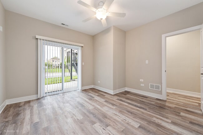 Building Photo - 6530 S Maryland Ave