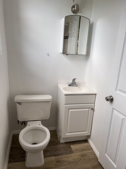 Building Photo - 12846 Florida Ave