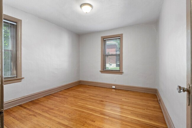 Building Photo - 3535 Lawn Ave