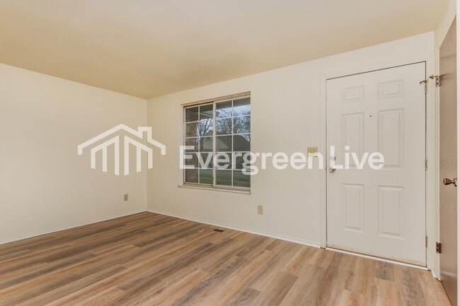 Building Photo - 5989 Chatsworth Dr