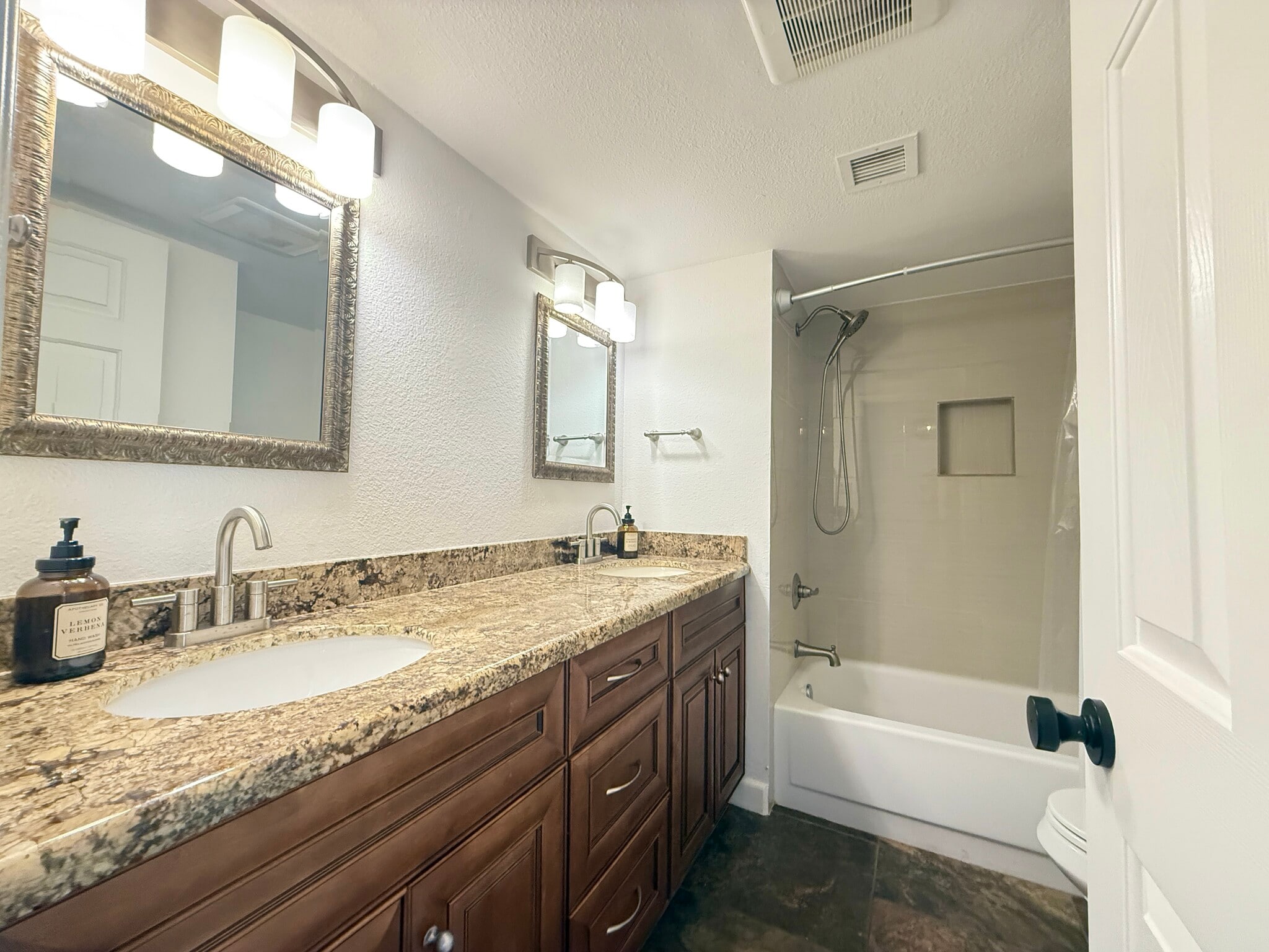 Guest Bathroom - 2816 E Laurel Ln