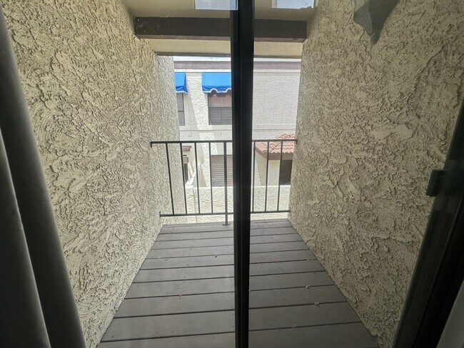 Building Photo - Point South Mountain; Located in the highly desirable Point South Mountain Community, resort styl...