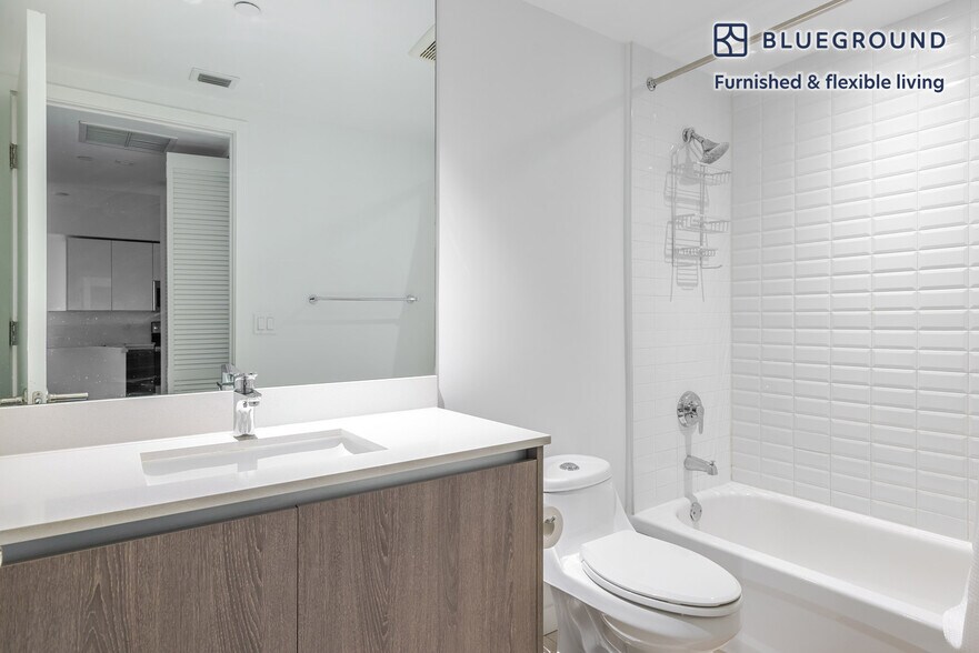 Building Photo - 1501 SW 37th Ave