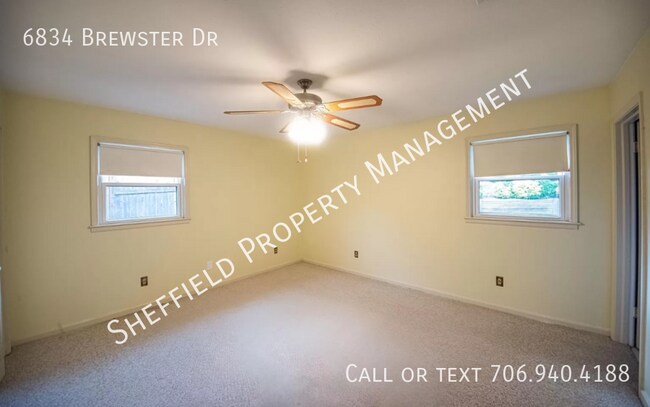 Building Photo - Beautiful home available today!