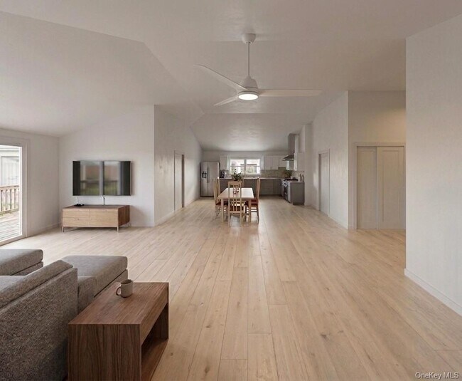 Building Photo - 11 Bay Ave