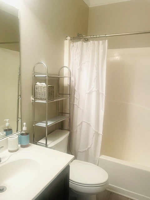 Private Bathroom - 2677 Muskeg Ct SW
