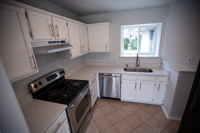 Building Photo - 8640 Malibu St