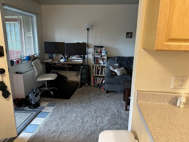 Building Photo - Top Floor Condo with View of the Flatirons and the Pool