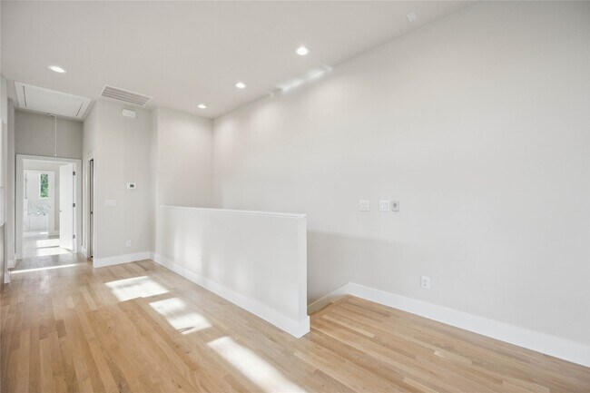Building Photo - 5314 Suez St