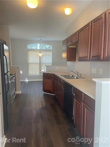 Building Photo - 1306 Stourbridge Lion Dr