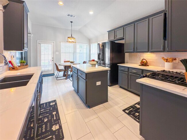 Building Photo - 2516 Spring Landing Dr
