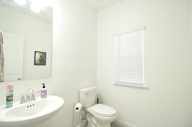 Building Photo - 729 NW 126th Terrace