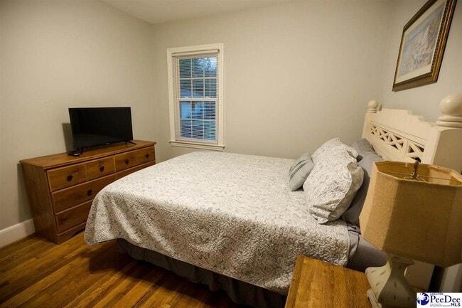 Building Photo - 150 Central Dr