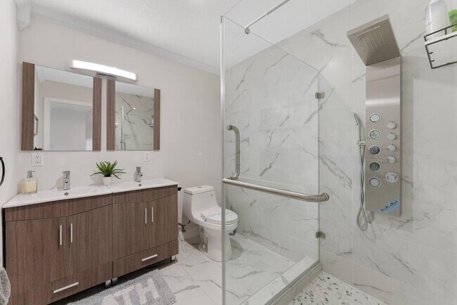 Building Photo - 166 Old Country Rd S