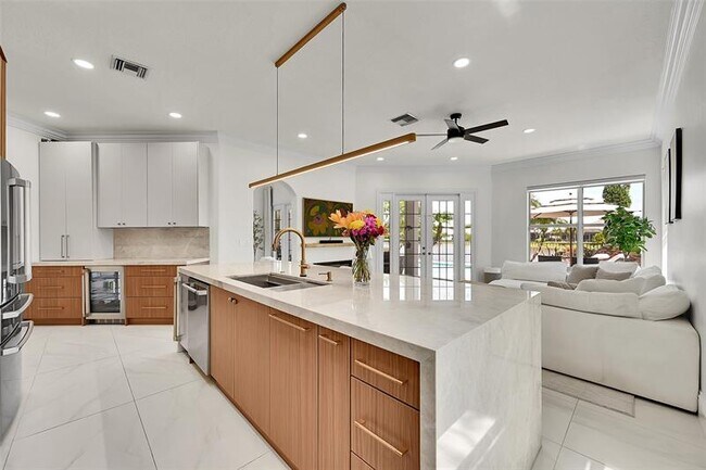 Building Photo - 11163 NW 69th Pl